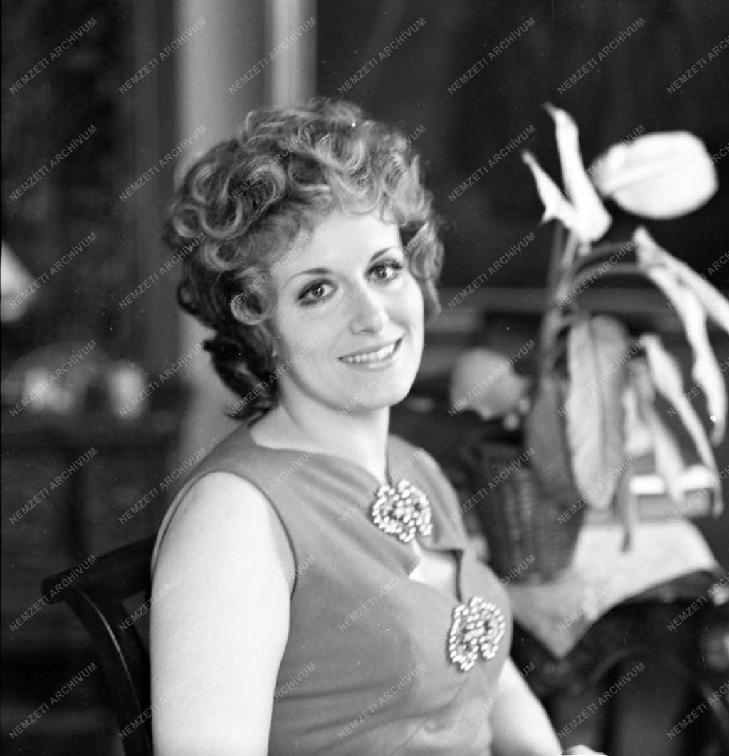Színház - Laczó Ildikó operaénekesnő