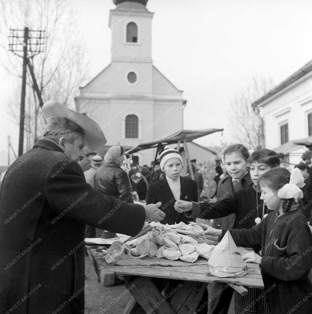 Szórakozás - Hagyomány - Búcsú Parádon