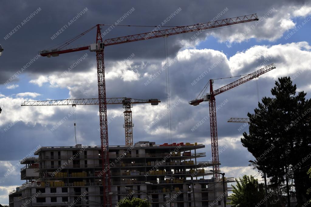 Településfejlesztés - Budapest - Épül a ZVK Bevásárló Utca és Irodaház