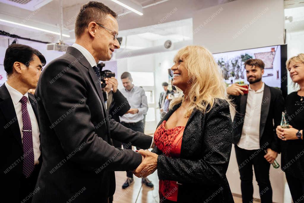 Szijjártó Péter Szöulban