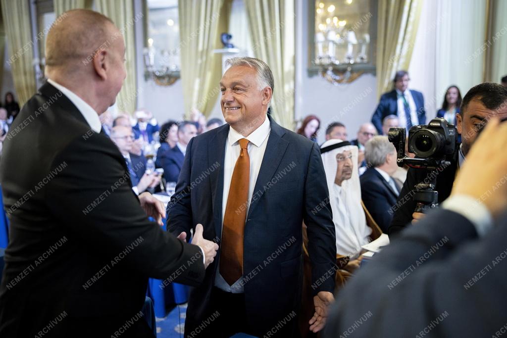 Orbán Viktor az Európai Ház - Ambrosetti fórumon
