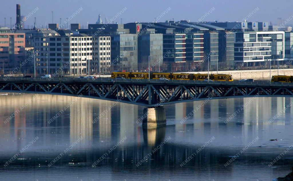 Budapest -  Petőfi híd és környéke