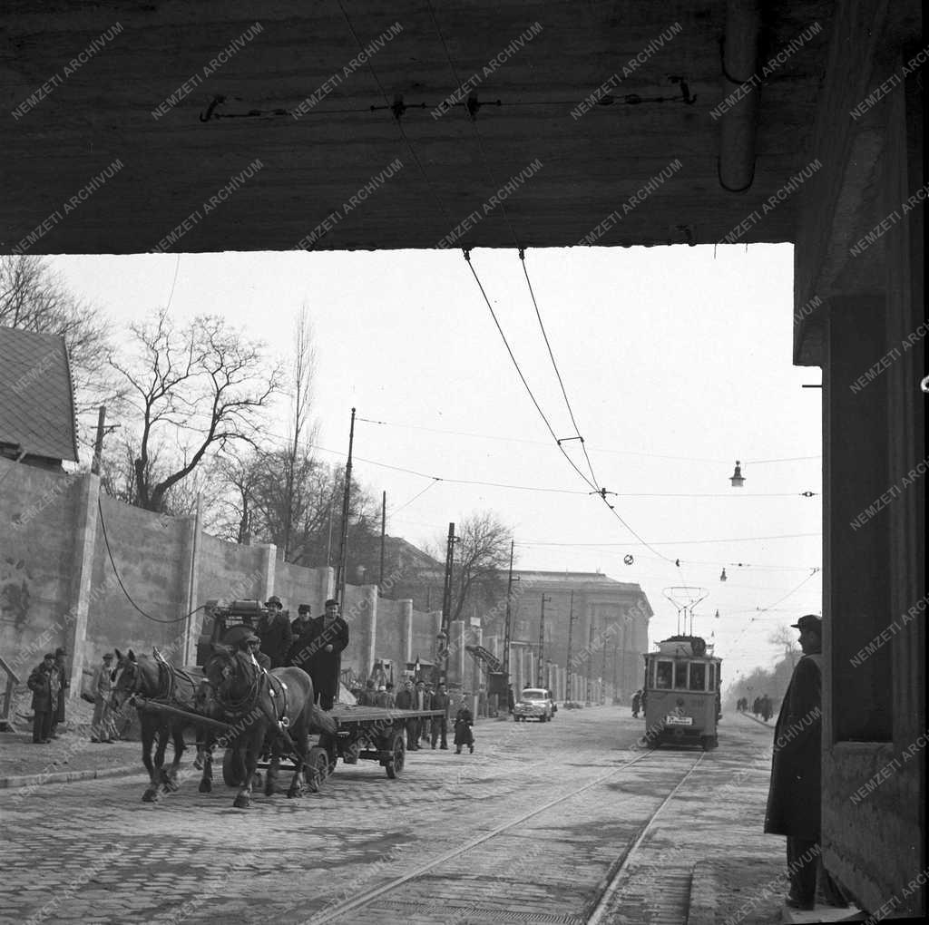 Közlekedés - Dózsa György út 