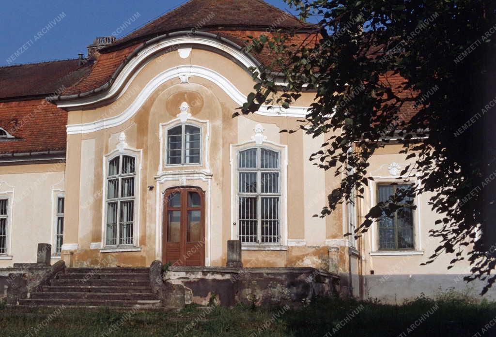 Építészet - A Teleki család kastélya