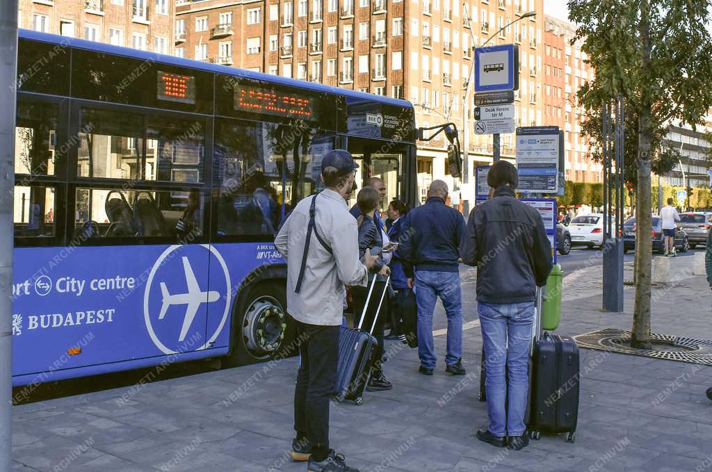 Közlekedés - Budapest - Repülőtéri BKK járat