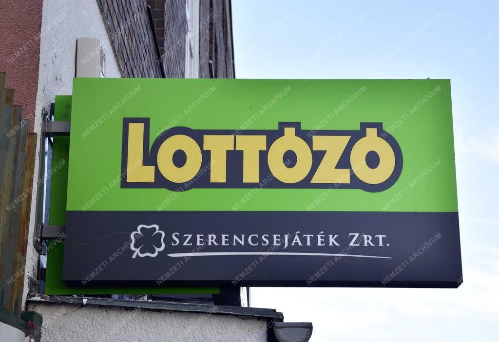 Szerencsejáték - Budapest - Lottózó