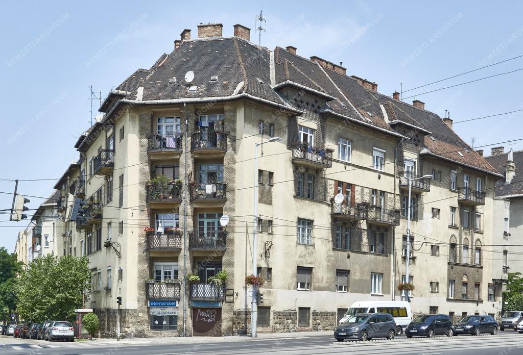 Városkép - Kőbánya - Kőrösi Csoma Sándor úti kislakásos bérház