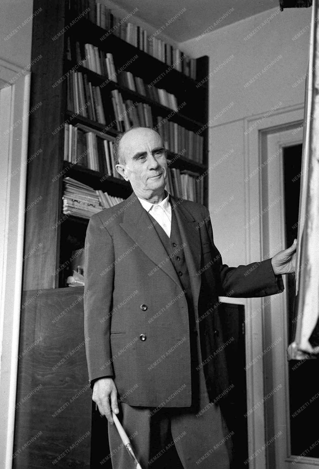 Kassák Lajos Kossuth-díjas költő, festő
