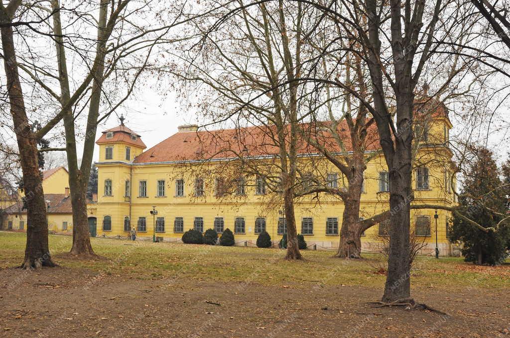 Tata - Esterházy-kastély