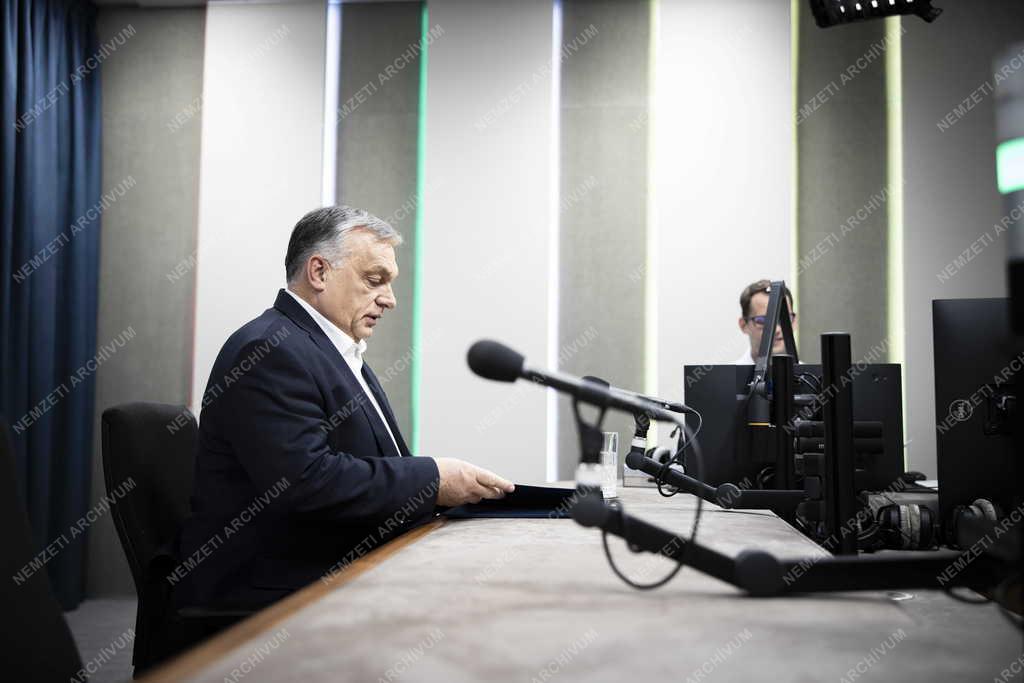 Miniszterelnöki interjú a Kossuth Rádióban
