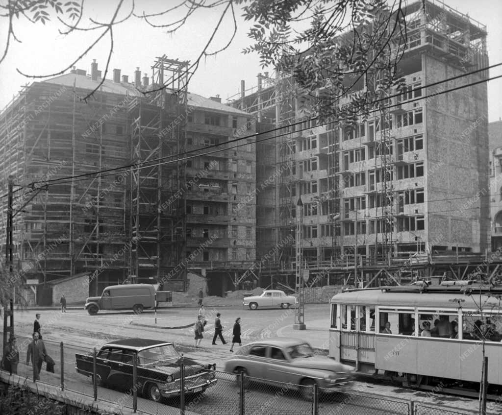 Városkép - Budapest - Lakóházak épülnek a Krisztina körúton 