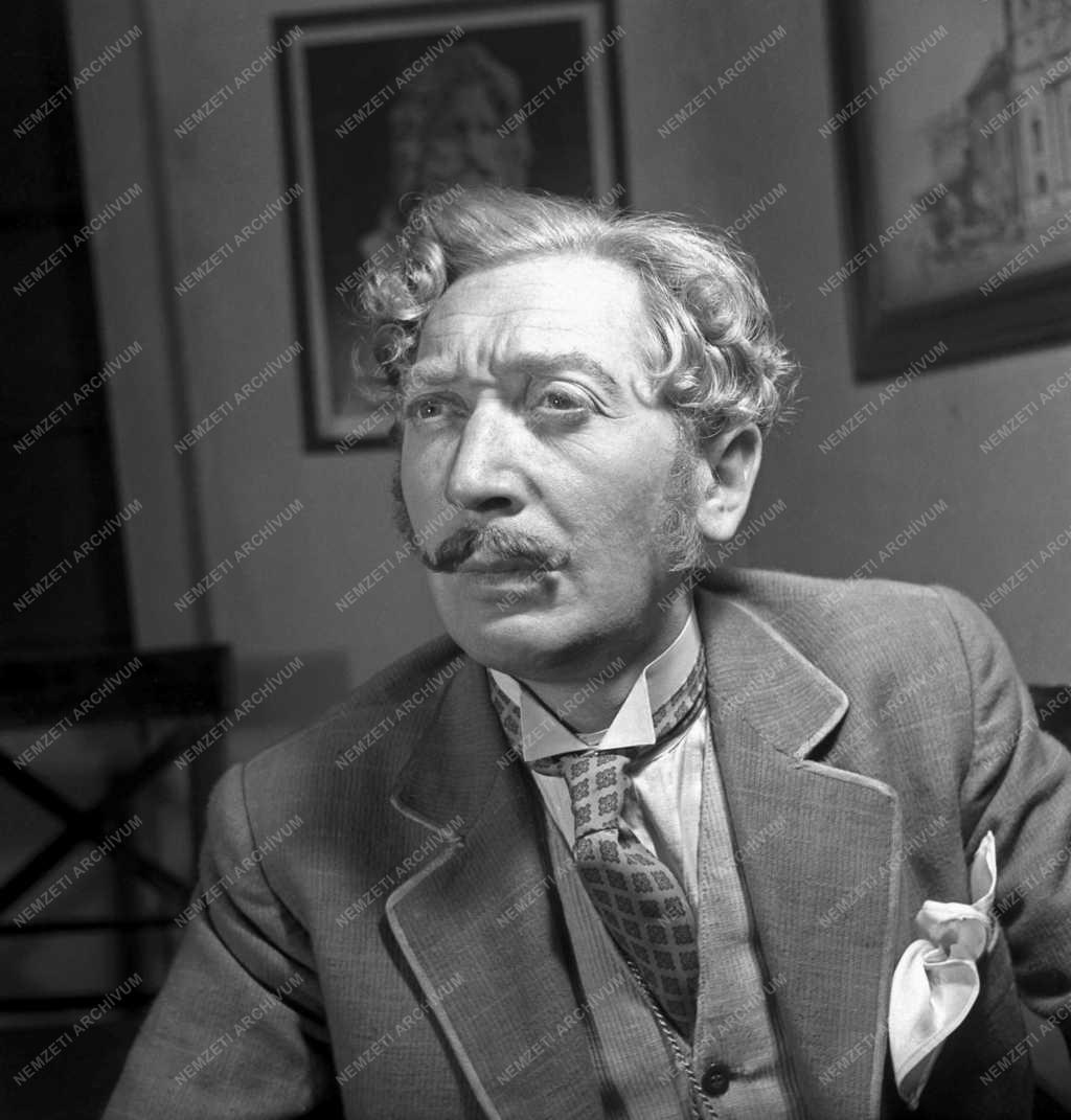 Színház - Légy jó mindhalálig - Ifjúsági Színház 
