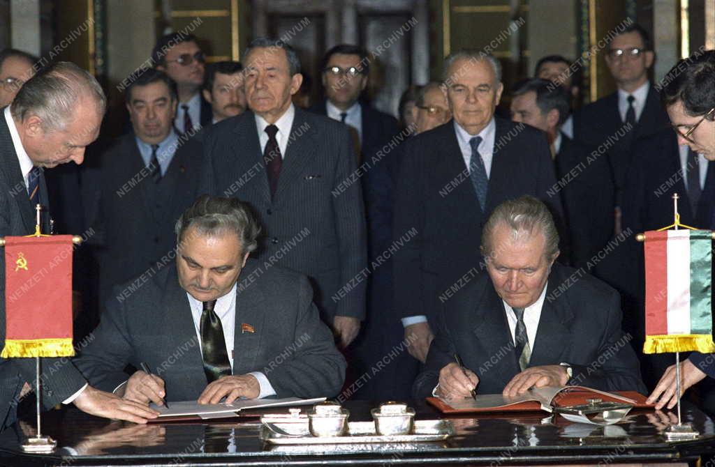 Külpolitika - Magyar-szovjet együttműködési dokumentumok 