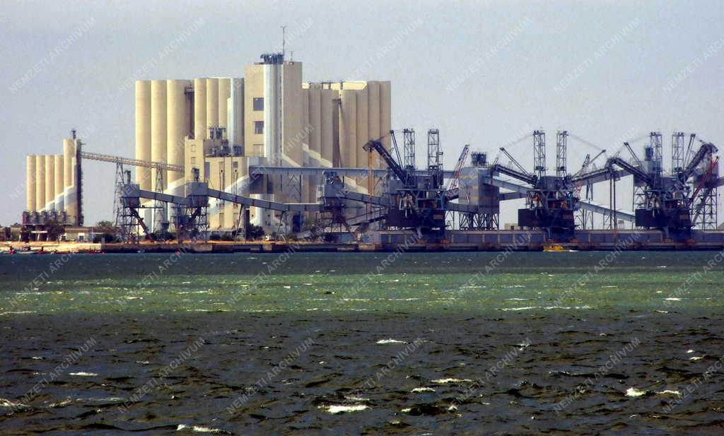 Portugália - Lisszabon - Hajókikötő