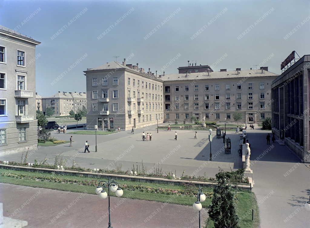 Városkép - Sztálinváros