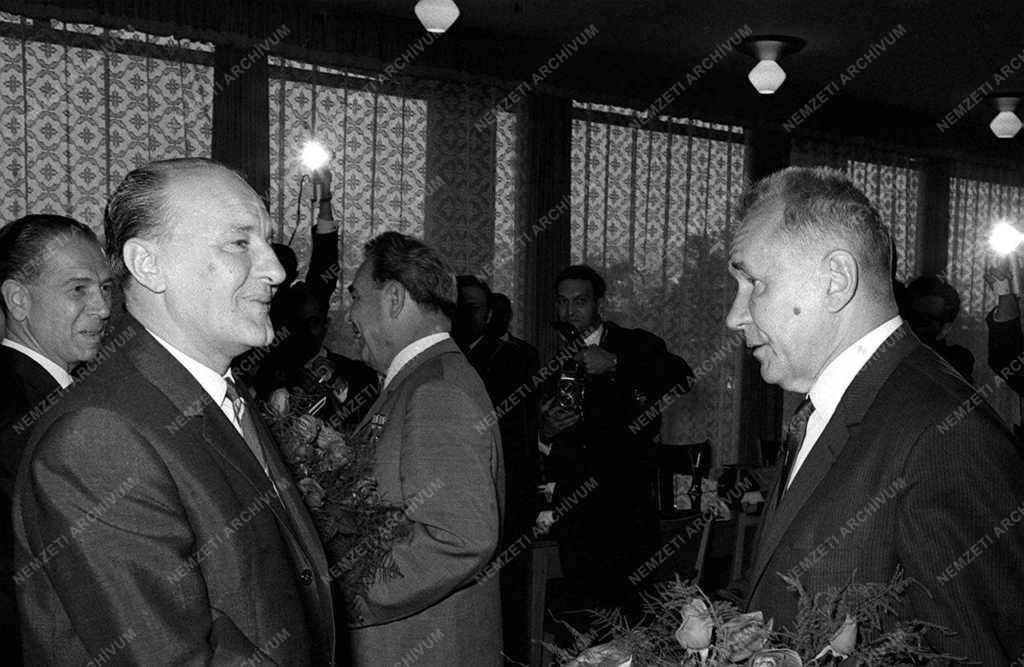 Szovjet párt- és kormányküldöttség Budapesten