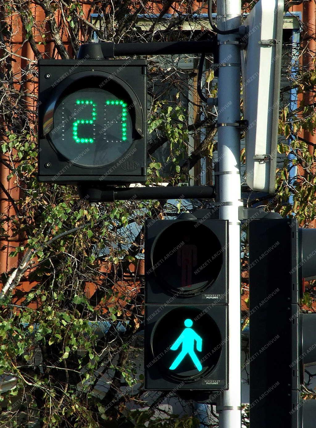 Közlekedés - Időmérő gyalogosoknak Pécsen