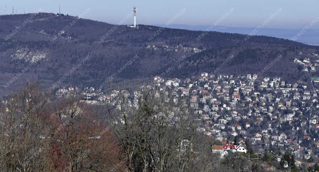 Városkép  - Budapest - A Hármashatár-hegy és óbudai részlet