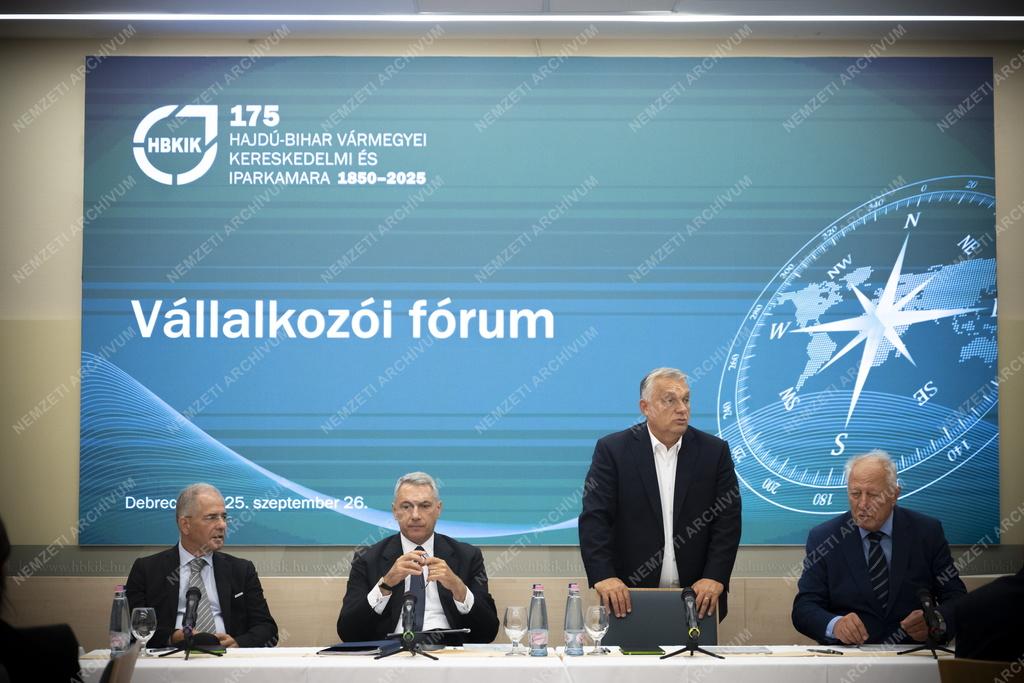 Orbán Viktor Hajdú-Bihar vármegyei vállalkozókkal egyeztetett