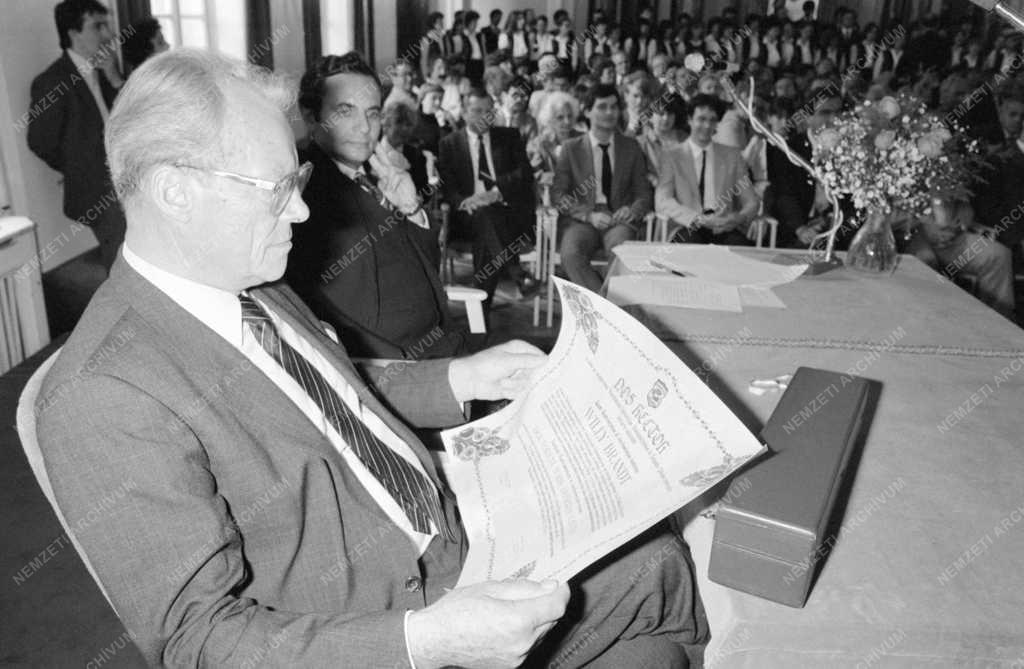 Külkapcsolat - Willy Brandt díszdoktori kinevezése