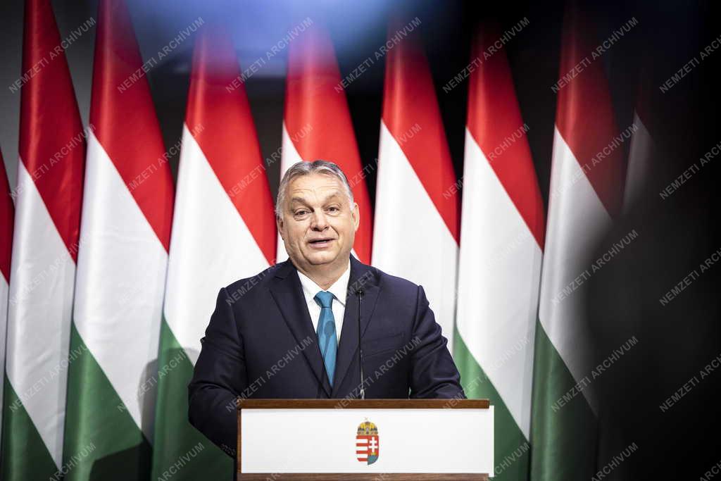 Aláírták a bérmegállapodást a Karmelita kolostorban