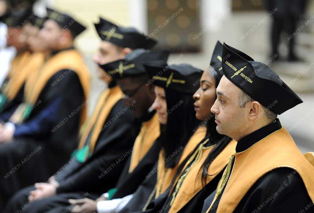 Felsőoktatás - Debrecen - Diplomaosztó ünnepség