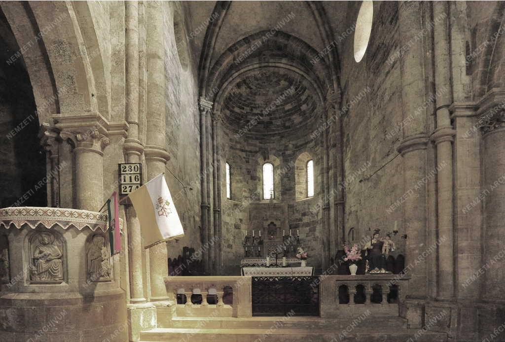 Egyházi épület - A jáki Szent György-templom