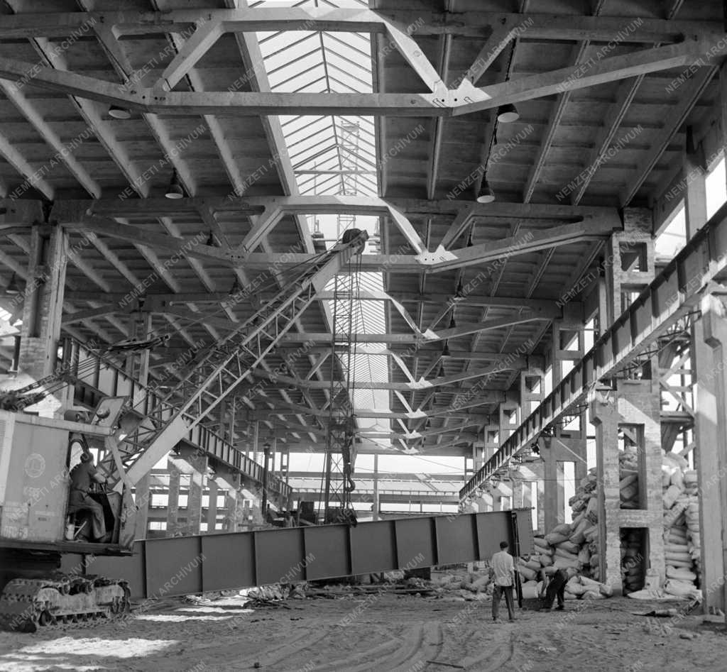 Ipar - Épül a házgyár Dunakeszin