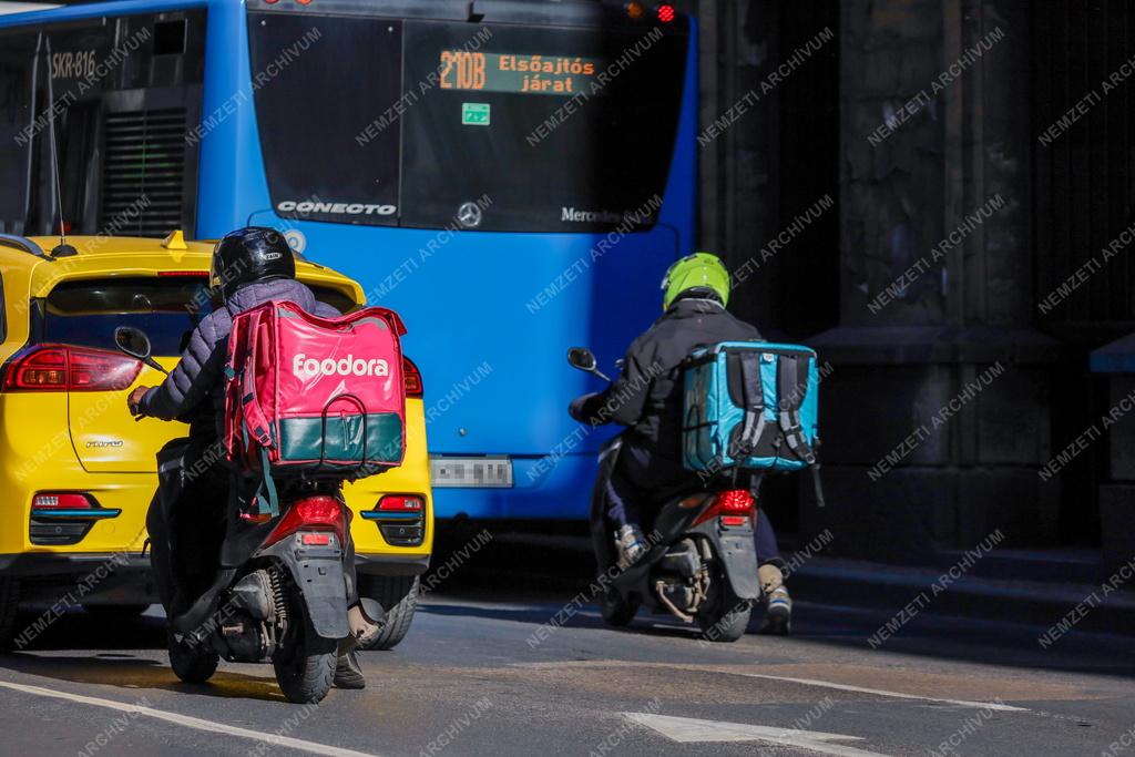 Szolgáltatás - Budapest - Ételfutár