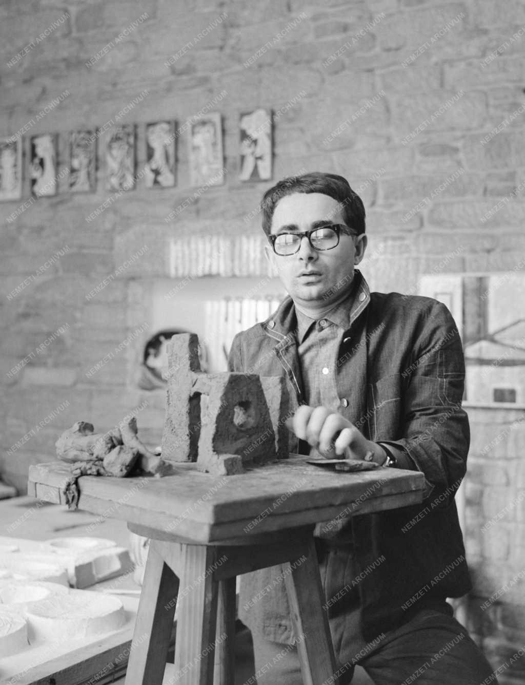 Kultúra - Majoros János szobrász, keramikus