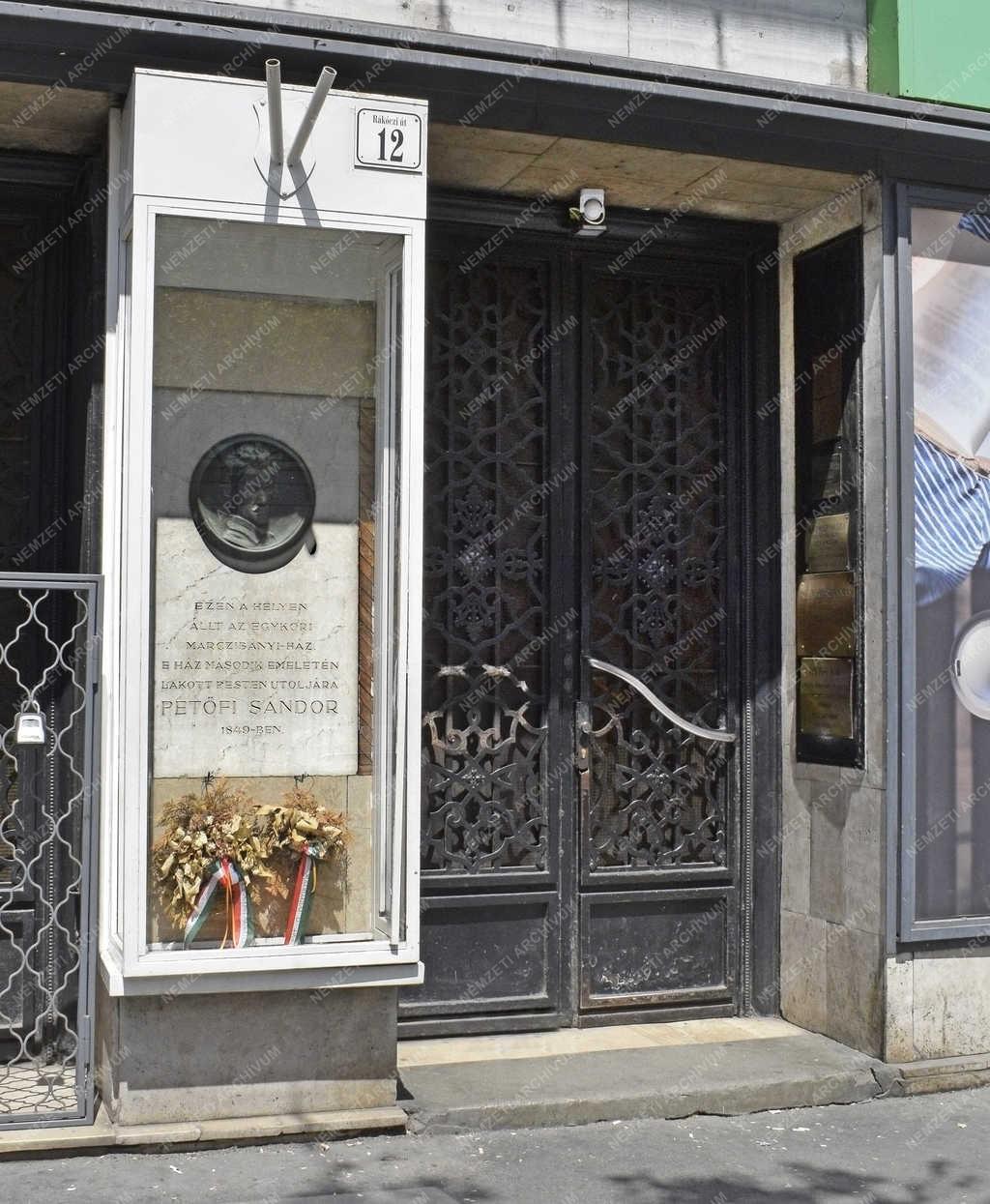 Városkép - Budapest - Petőfi emléktábla