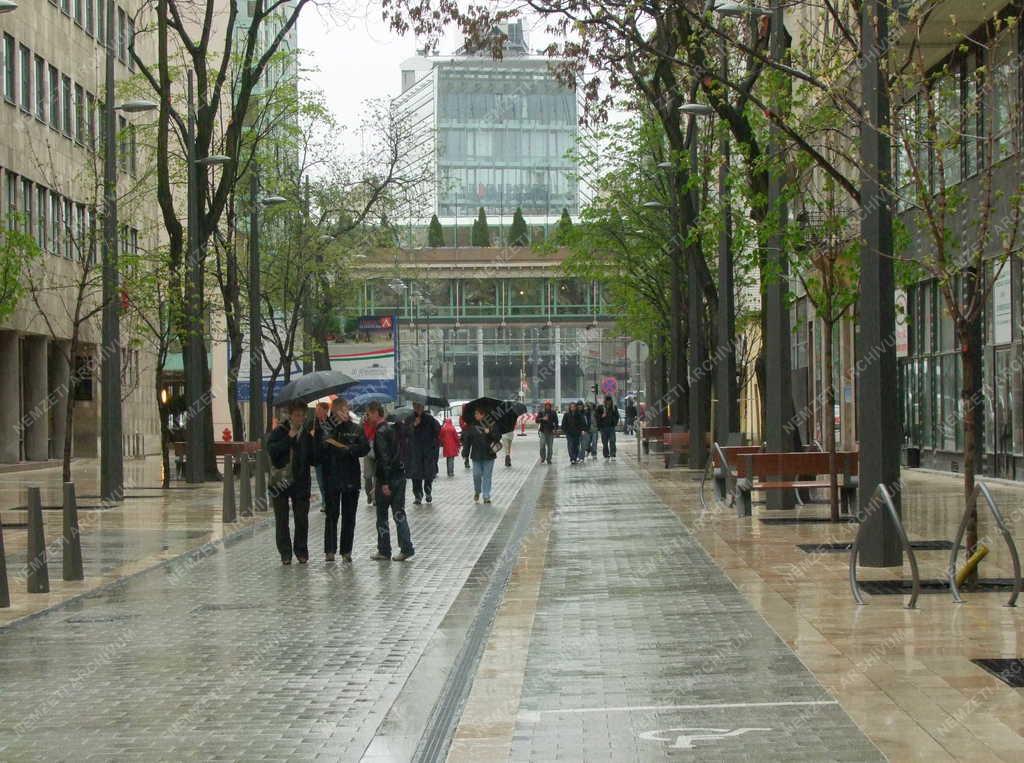 Táj, város - Budapest - Utcakép