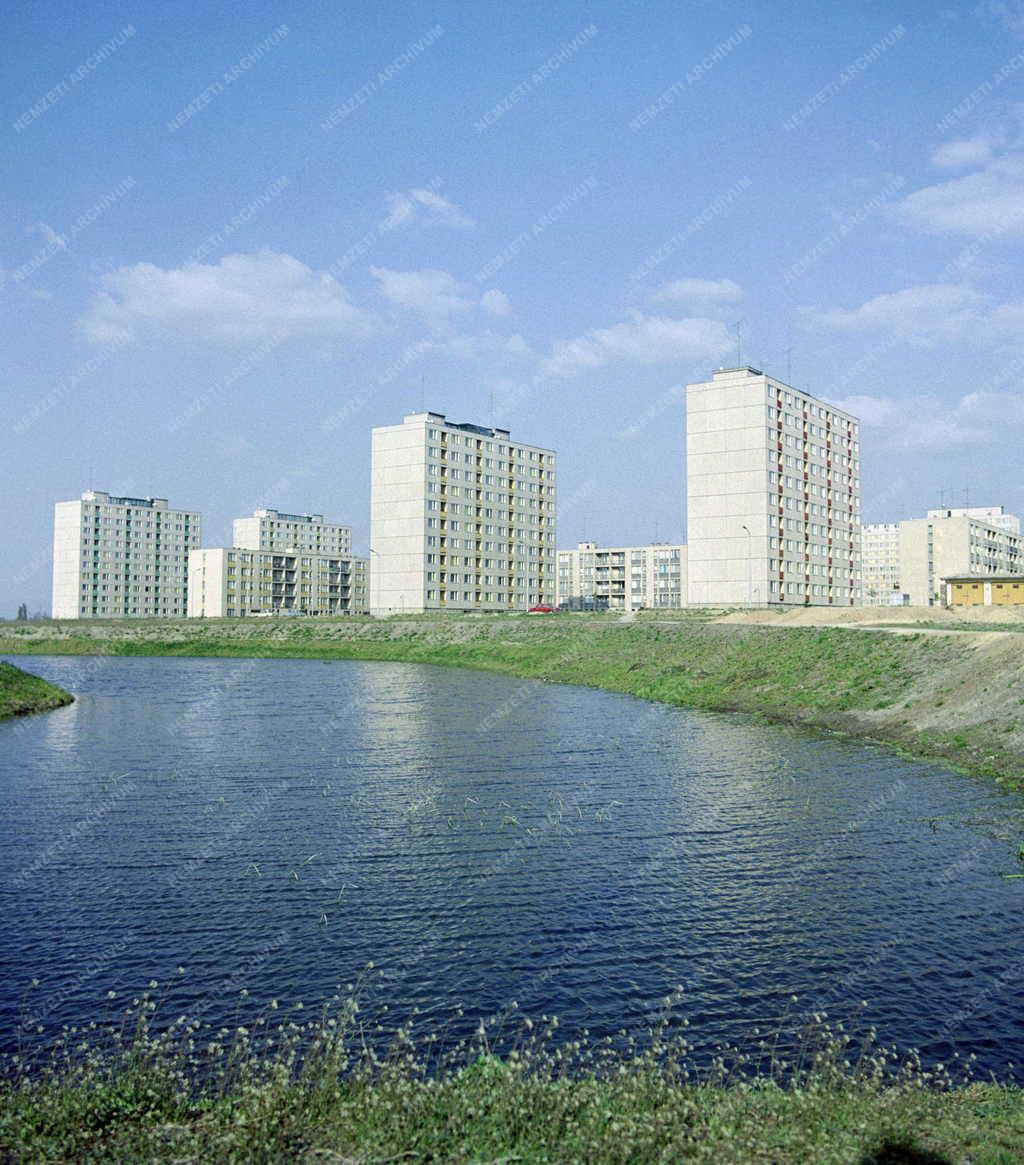 Városkép - Oroszlány új lakótelepe