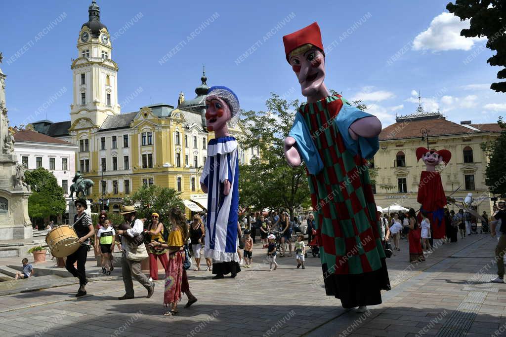 Kultúra - Múzeum Utca Plusz elnevezésű rendezvény Pécsett