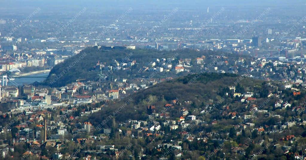 Városkép - Budapest - Kilátás a városra a Nagy-Hárs-hegyről
