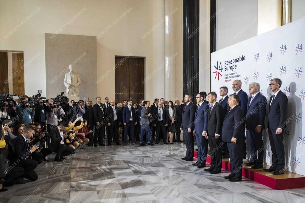 Orbán Viktor a prágai V4-Nyugat-Balkán csúcstalálkozón