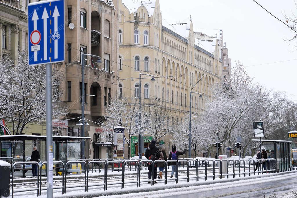 Közlekedés - Budapest - Villamosmegálló