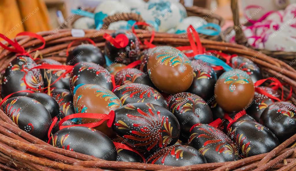 Néphagyomány - Hollókő - Húsvét