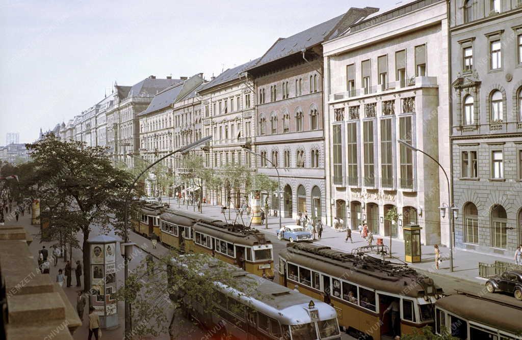 Városkép - Kultúra - Madách Színház   