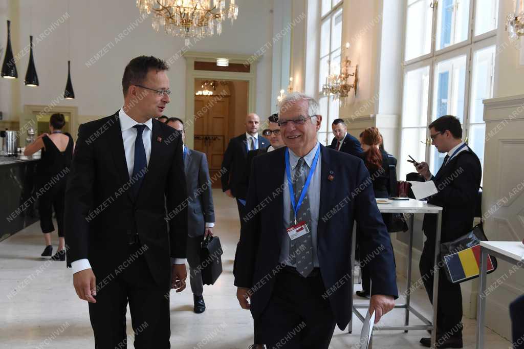 Szijjártó Péter Bécsben