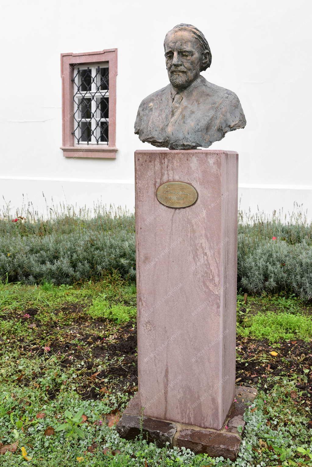 Kultúra - Kodály Zoltán szobra Gyöngyösön