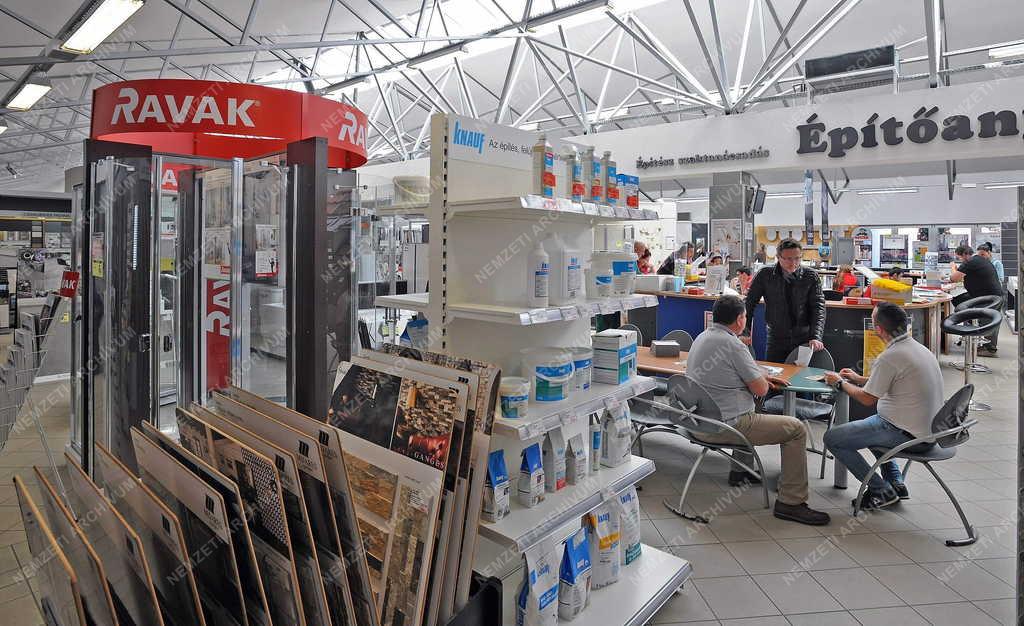 Építőipar - Debrecen - Élénkülő kereslet az építőanyag telepen