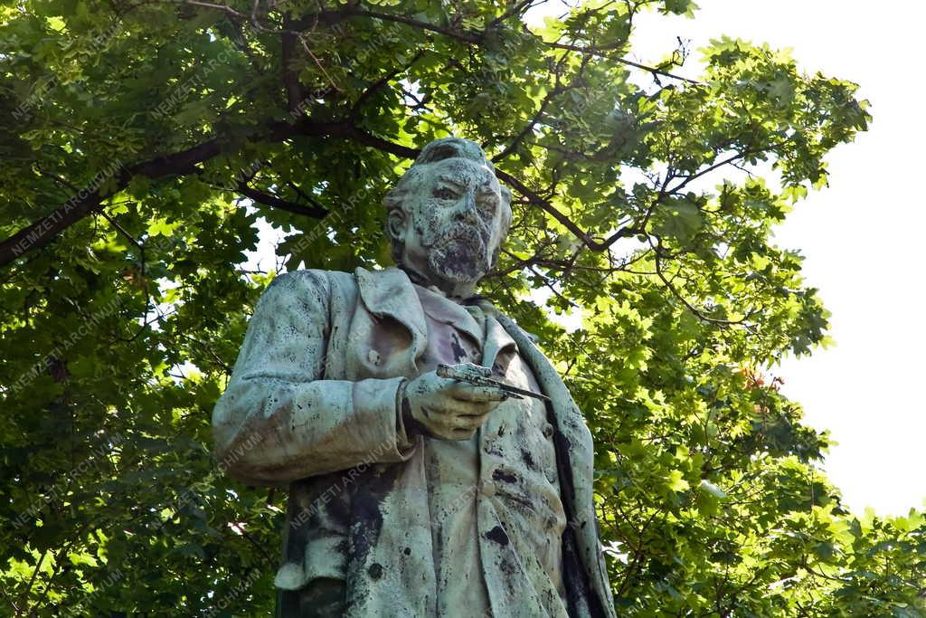 Műalkotás - Budapest - Ybl Miklós szobra