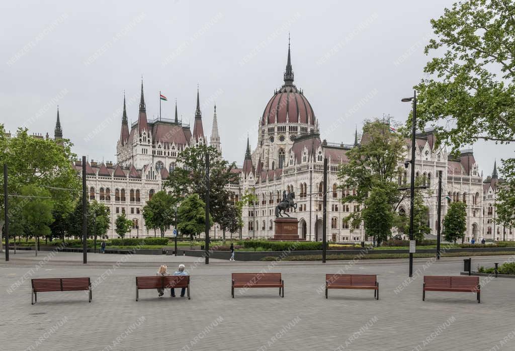 Városkép - Budapest - Kossuth tér