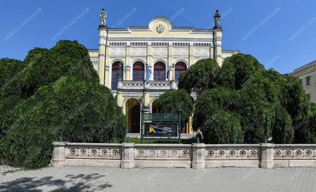 Kultúra - Debrecen - Színházfelújítás 