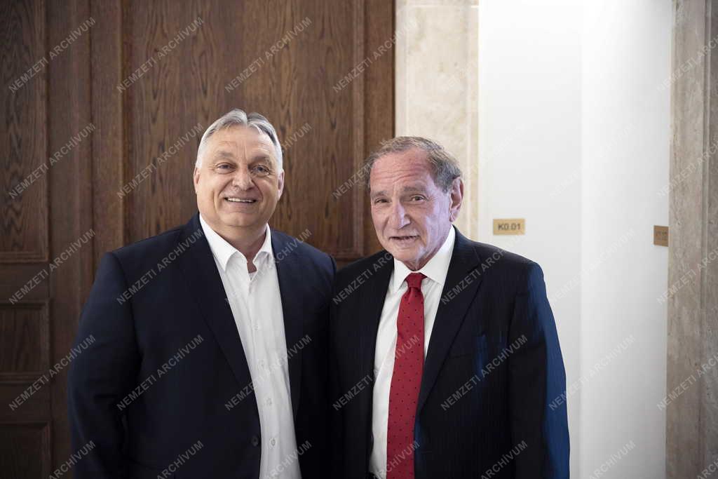 Orbán Viktor George Friedman nemzetközi geopolitikai elemzőt fogadta