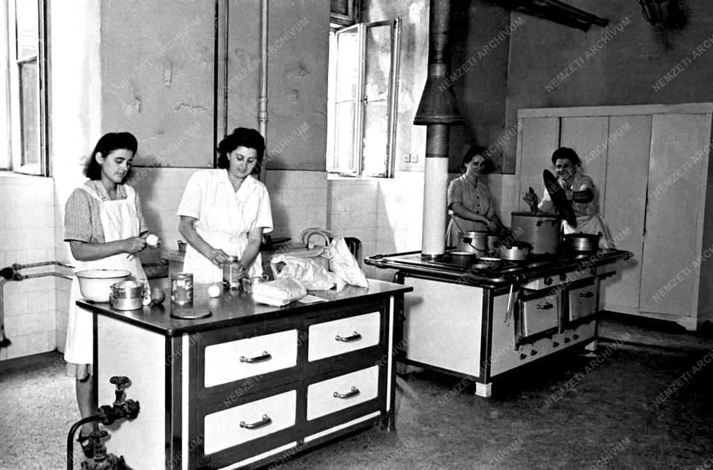 Egészségügy - A Haynal-klinika újjáépítése