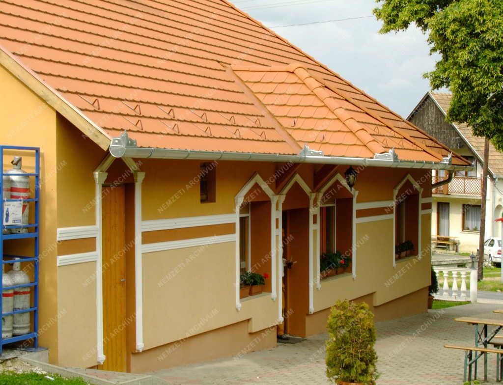 Csonkahegyhát - Középület