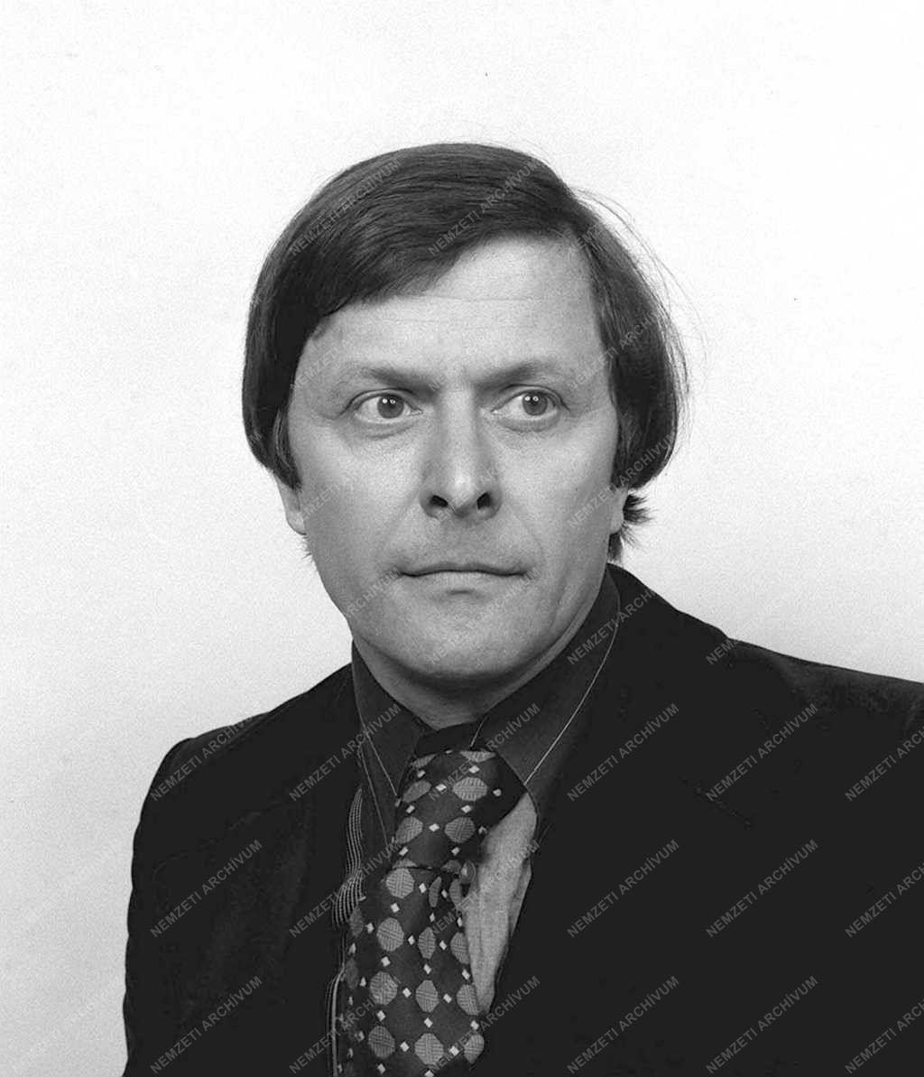 Kitüntetés - Érdemes Művész - Gábor Pál