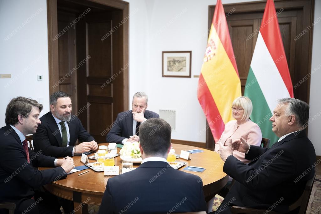 Orbán Viktor a spanyol Vox párt elnökével tárgyalt